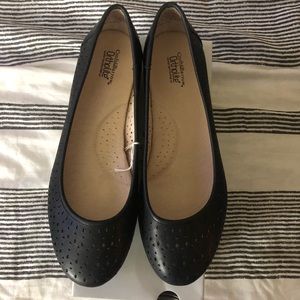 Flat ballet shoe 10 wide